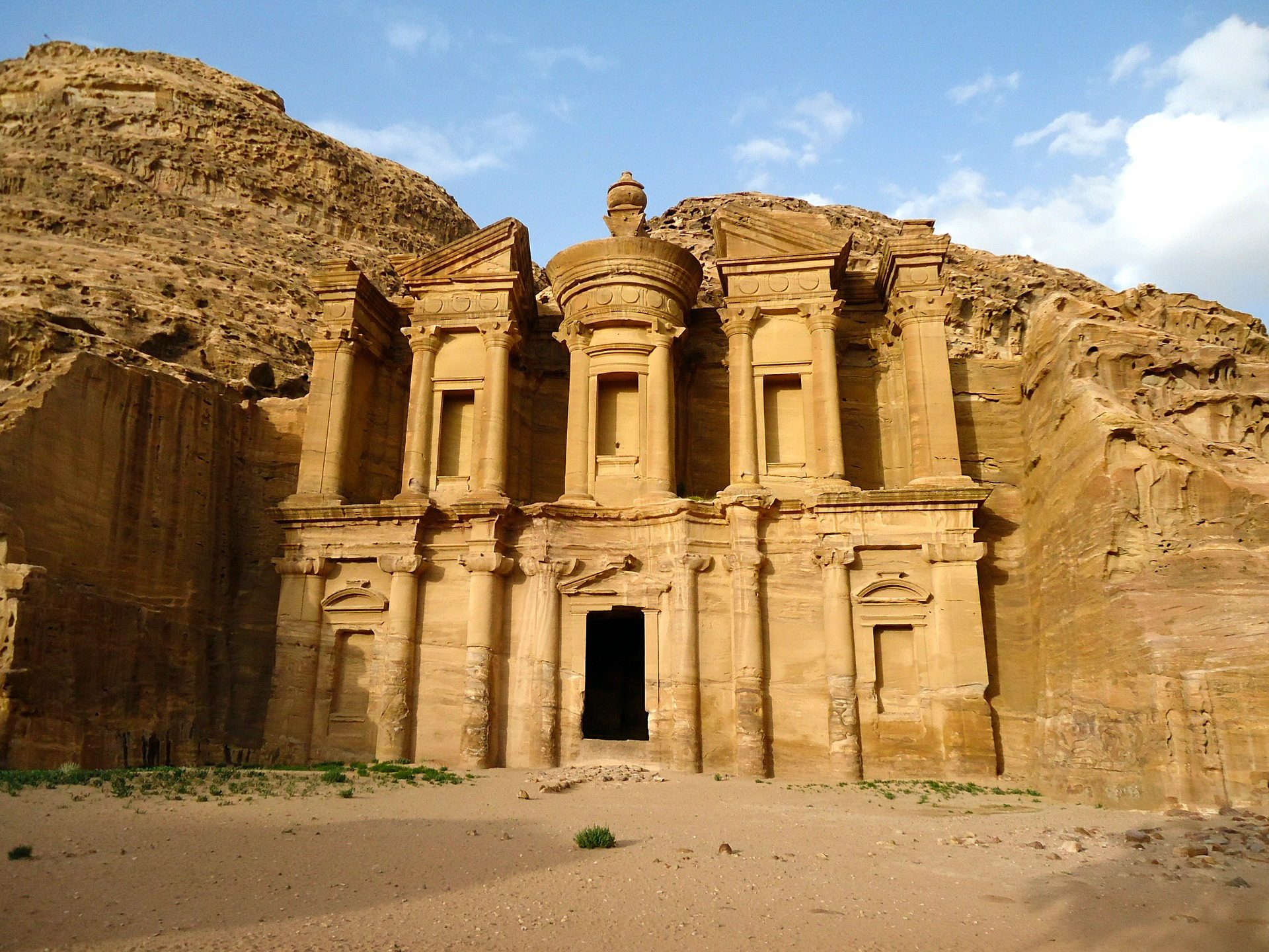 petra-522532_1920.jpg